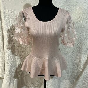 Love Scarlett short sleeve sweater, size medium,‎ NWOT